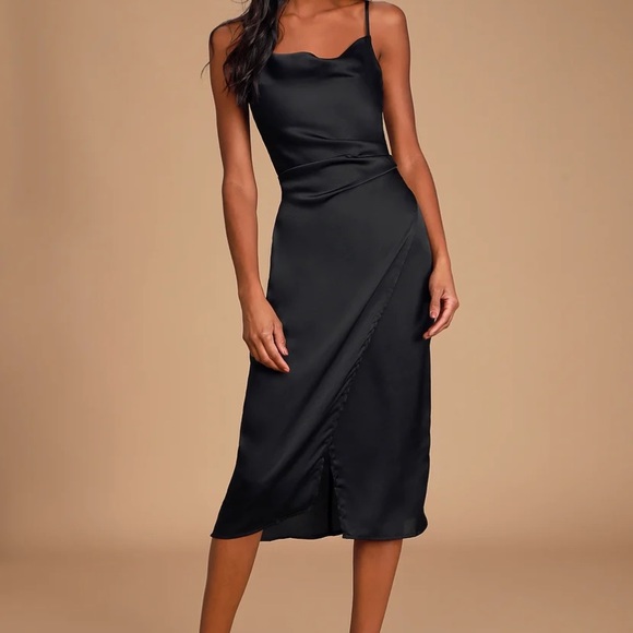 Lulus Dresses & Skirts - Lulu’s size small satin midi dress